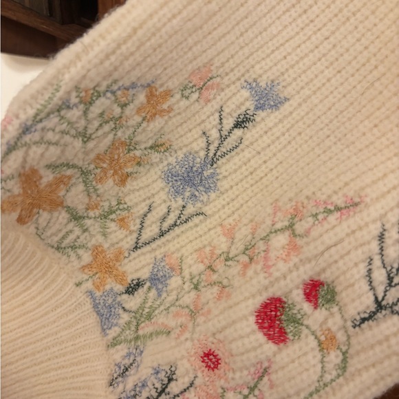 Cider Cream Floral Embroidered Sweater - Picture 4 of 7